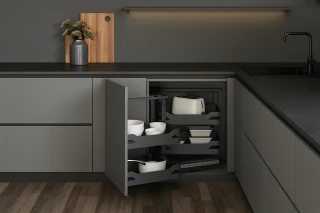 Výsuvné rohové koše do kuchyne – prečo sa bez nich moderná kuchyňa nezaobíde Výsuvné rohové koše do kuchyne – prečo sa bez nich moderná kuchyňa nezaobíde