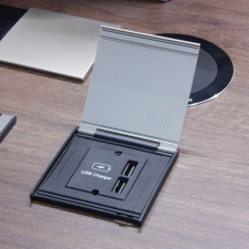 Vklopn zsuvka BACHMANN KAPSA / nerez / 1x USB / 68 x 70 mm / 927.410+927.500+917.224+375.000