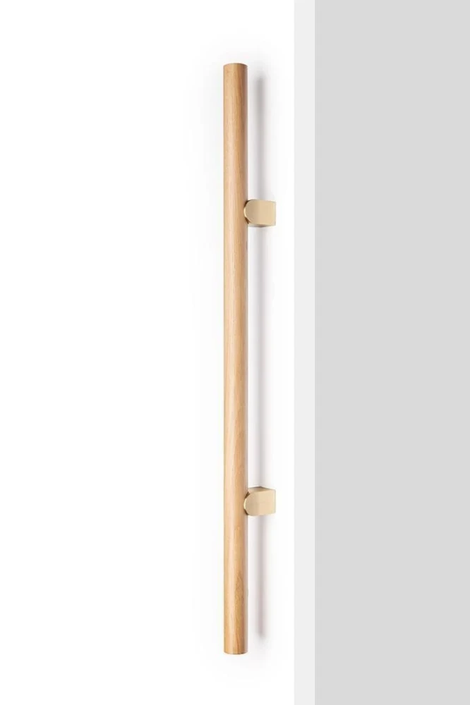 Úchytka Viefe KUMO WOOD BIG ONE / dub + lakovaná brúsená mosadz / 1596 mm