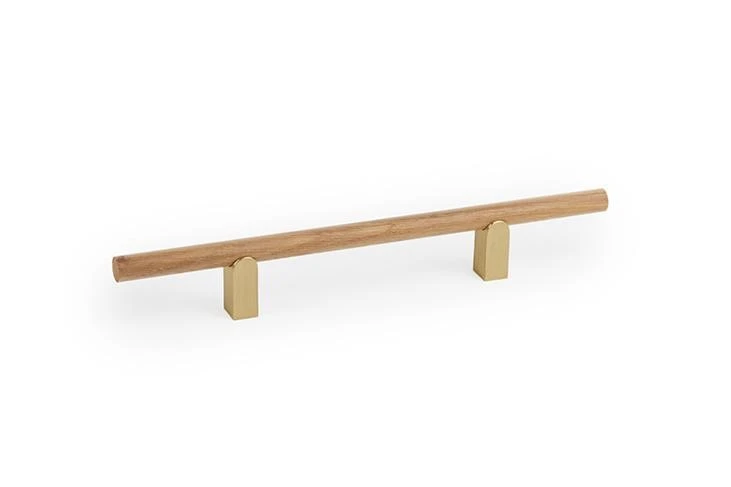 Úchytka Viefe KUMO WOOD / dub + lakovaná brúsená mosadz / 248 mm